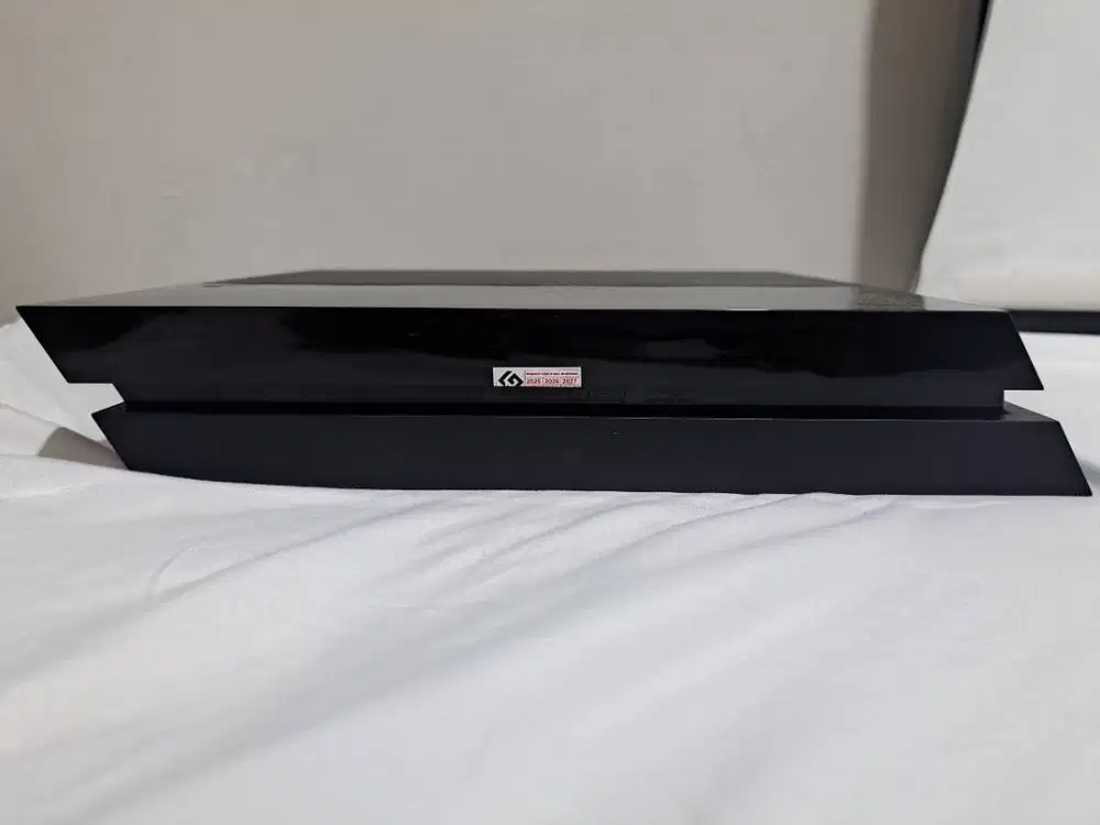 Playstation 4 (PS4) FAT 500 GB + 2 Controller