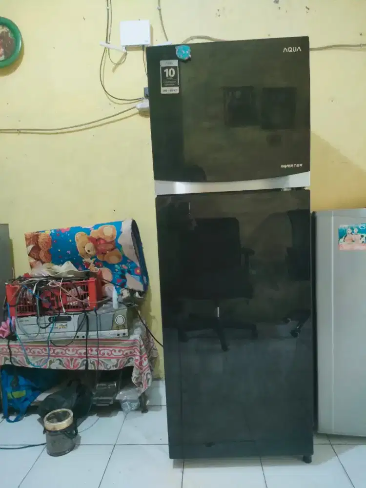 kulkas 2 pintu Aqua inverter aqr 275d