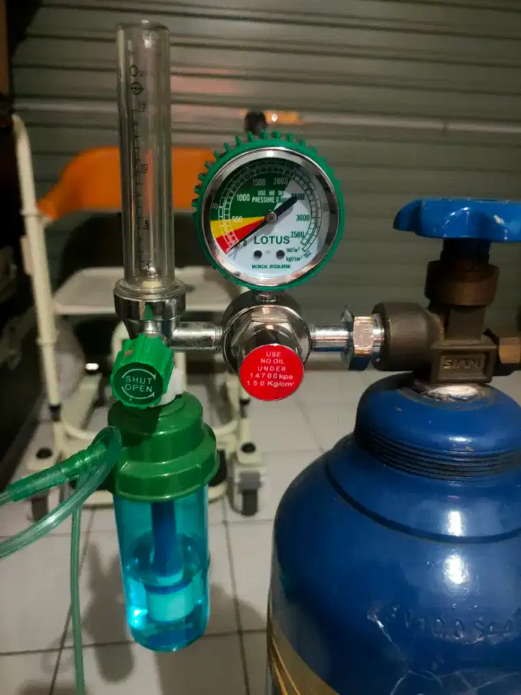 2 unit Oksigen medis kondisi terisi penuh