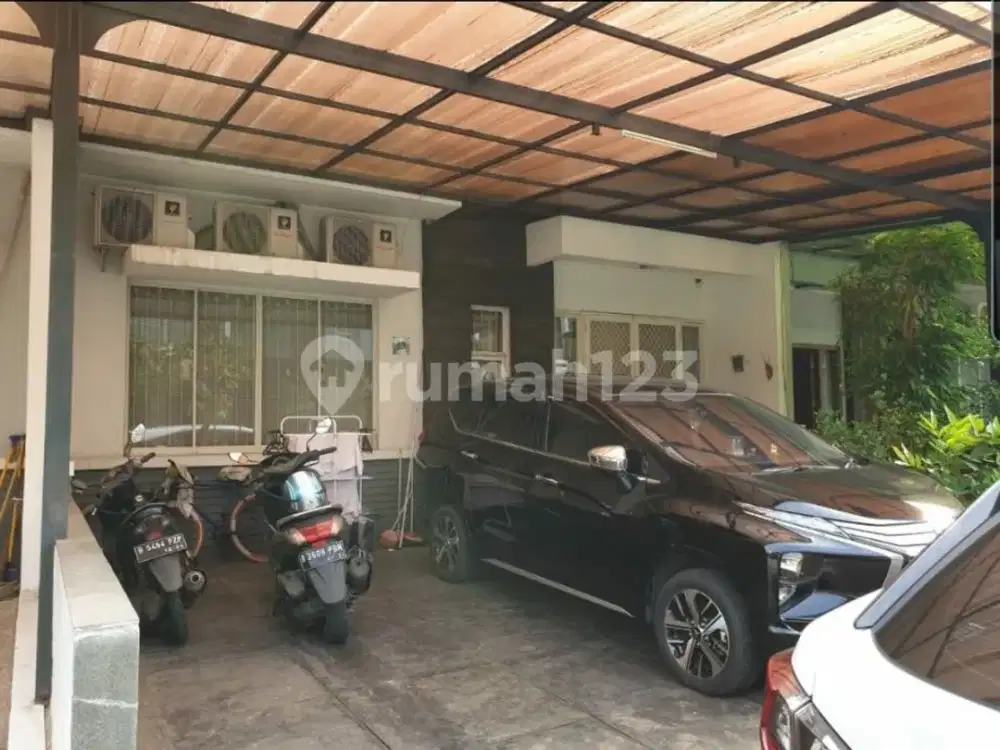 Rumah 2,5 lantai Full Renov di Puri Mansion, Jakarta Barat