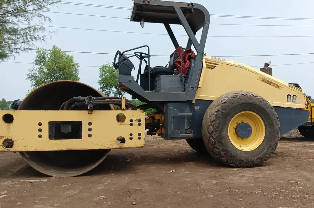 VIBRO BOMAG BW211D-40 12 TON
