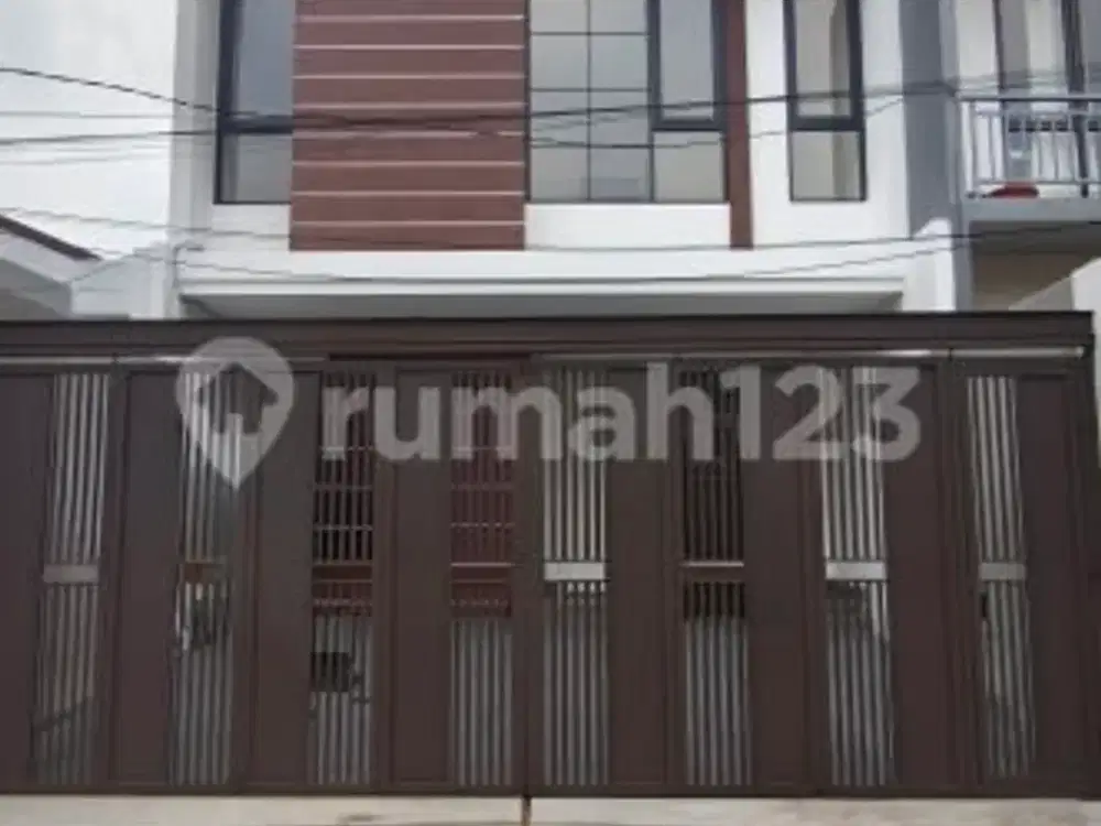 Rumah Baru 2,5 Lantai di Sunrise Garden, Jakarta Barat