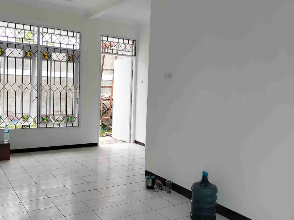 Rumah cantik luas murah Vila Pamulang