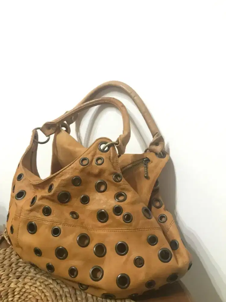 Tas Kulit Asli (Preloved) - by Singapore