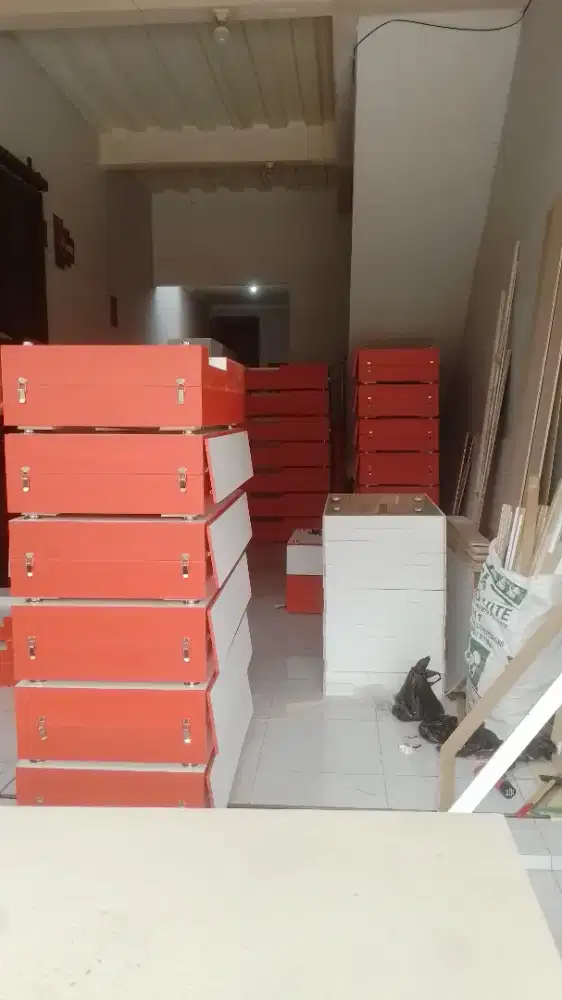DIBUTUHKAN TUKANG KAYU HPL