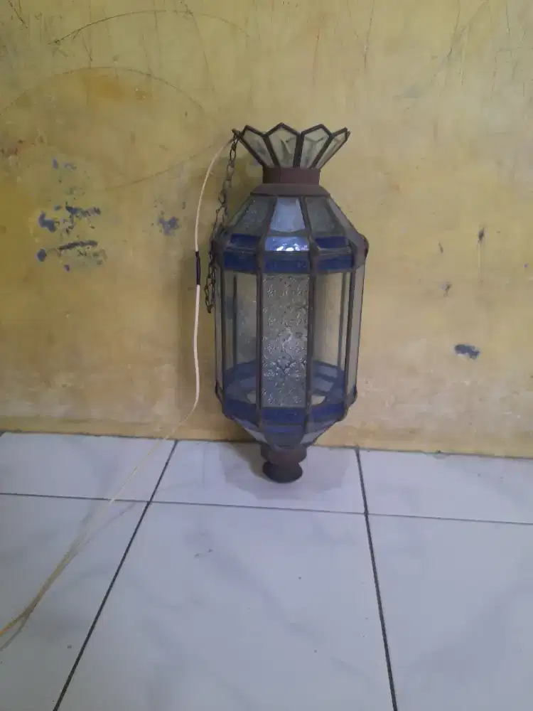 Lampu gantung kaca