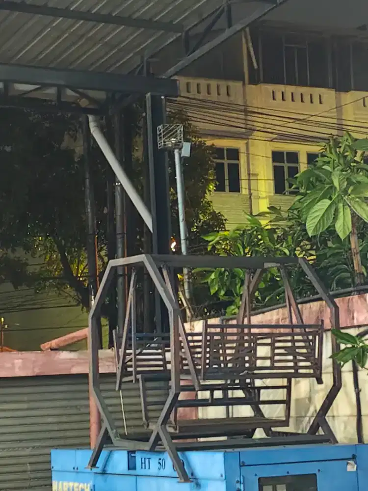 Ayunan besi anak anak