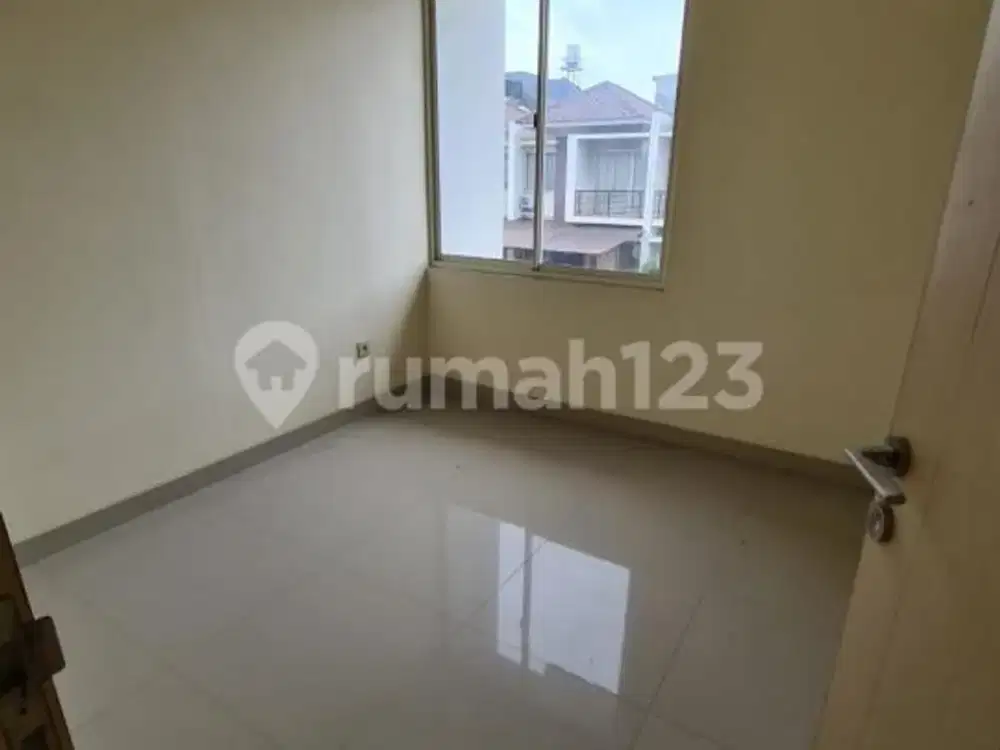Rumah Minimalis, di Puri Mansion, Jakarta Barat