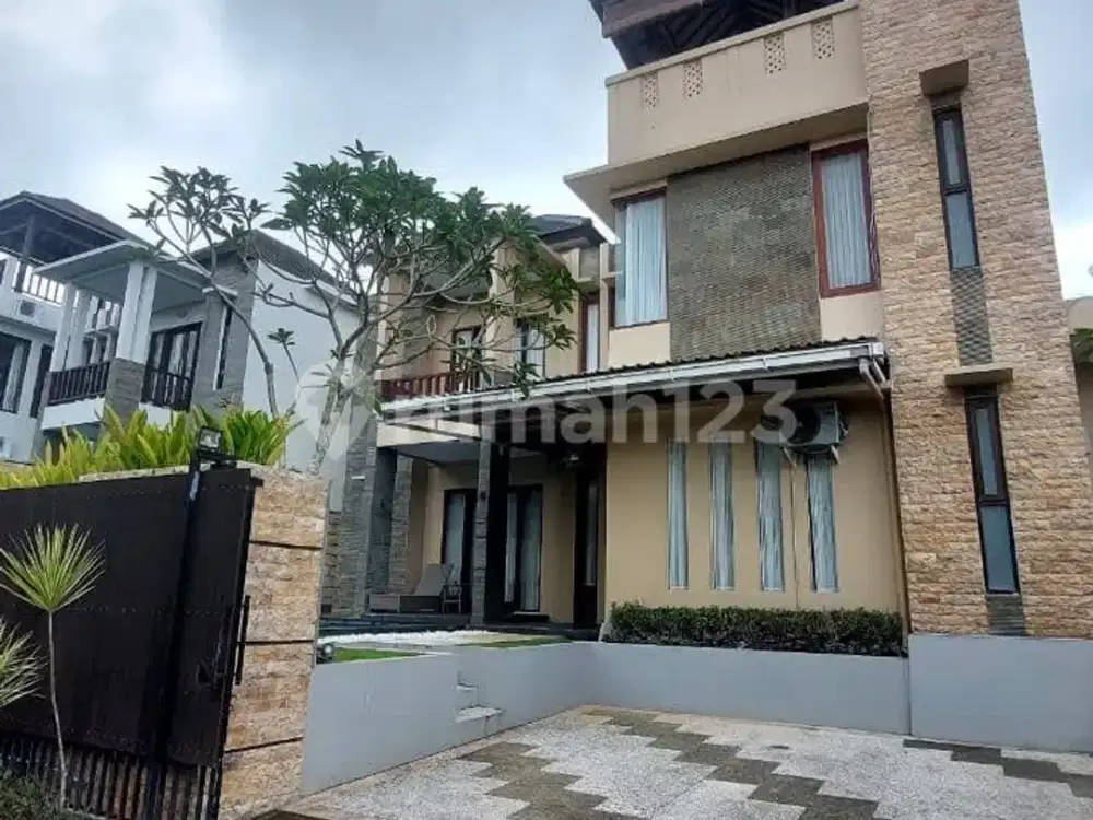 Dijual Villa Kawasan Elit dengan Akses Satu Pintu
