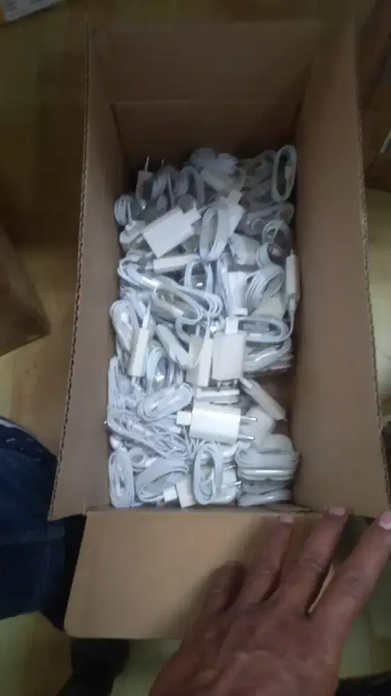 Charger iPhone Cabutan