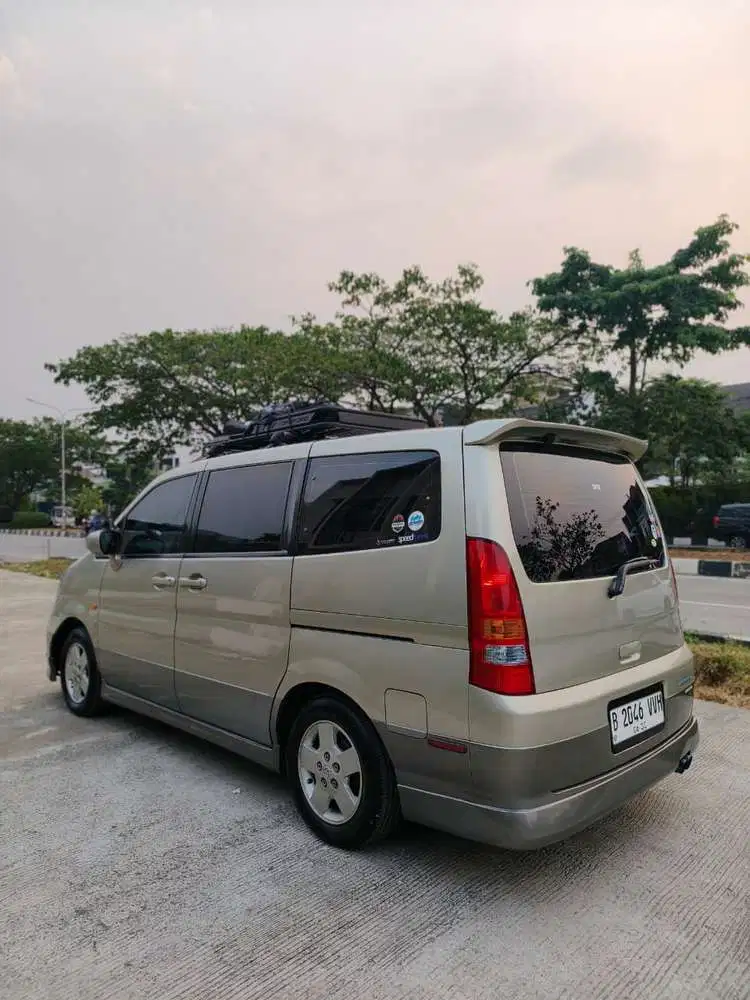 Nissan Serena 2004 Bensin
