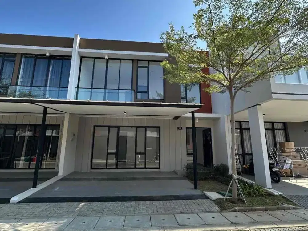 DIJUAL SUPER MURAH RUMAH SIAP HUNI BERLOKASI STRATEGIS DI PIK 2