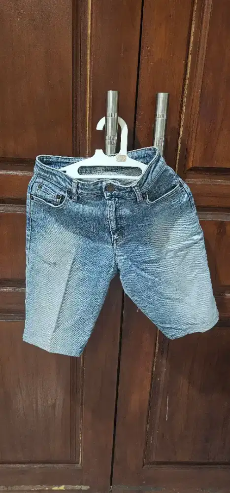 Celana pendek perempuan