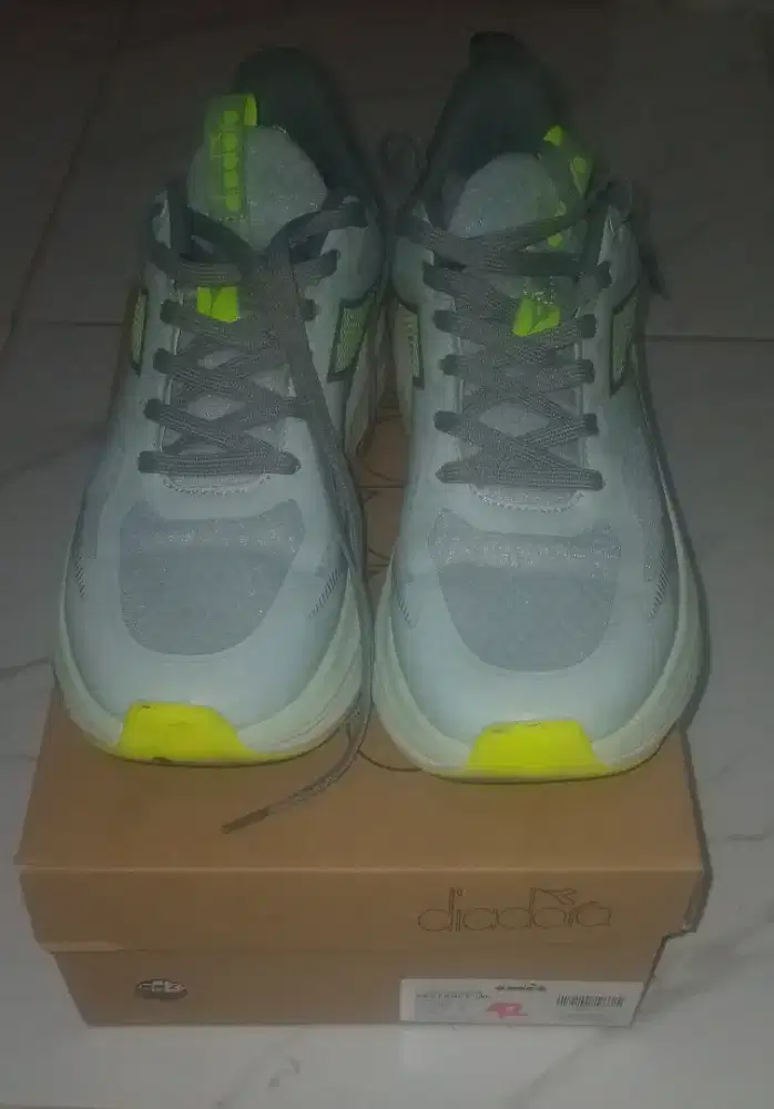 Diadora Restance Size 42 Dark Green