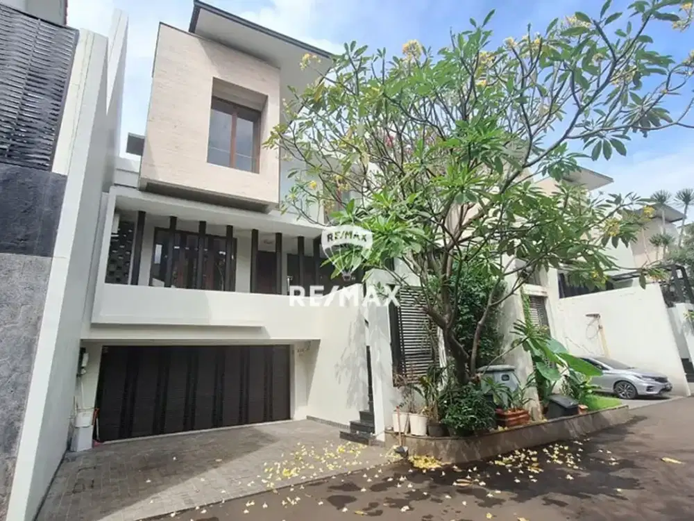 DIJUAL CEPAT RUMAH DENGAN PRIVATE POOL DALAM TOWNHOUSE DI CILANDAK JAKARTA SELATAN