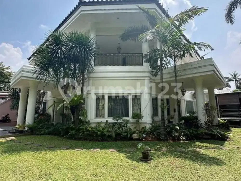 Rumah Mewah Hoek Di Jl. Wijaya, Kebayoran Baru, Jaksel