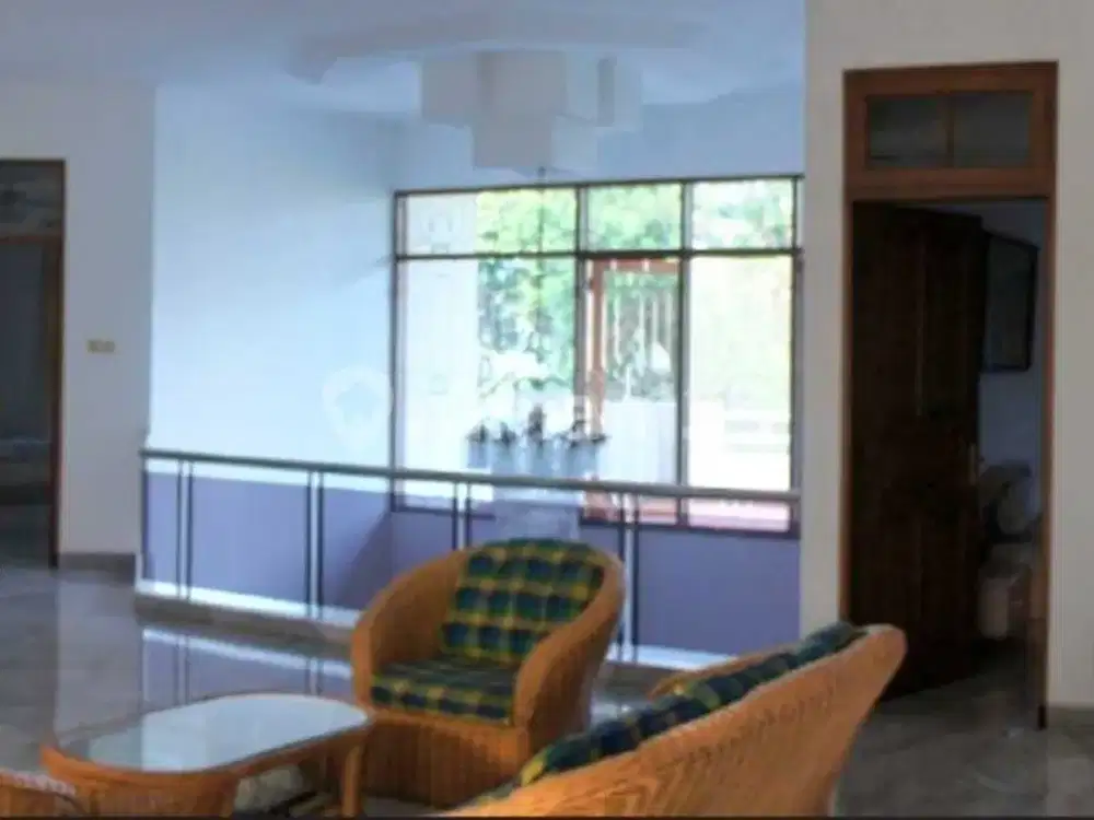 Rumah Hook di Boulevard Puri Indah, Jakarta Barat
