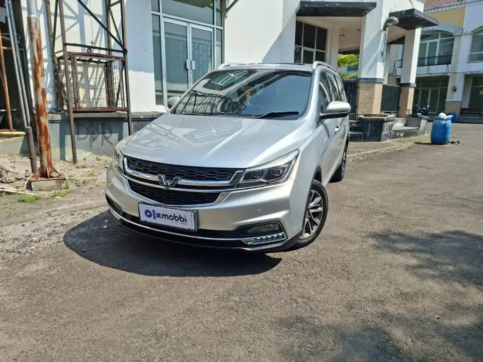 Pajak Panjang - Wuling Cortez 1.5 LT Lux Bensin AT 2020 Silver