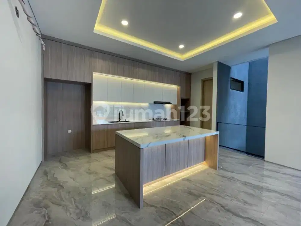 Rumah Baru 3 Lantai di Permata Buana,Jakarta Barat