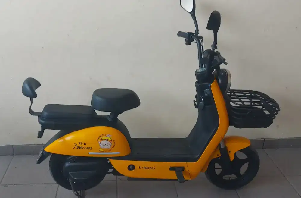 Sepeda listrik uwinfly RF 6 mulus baterai awet