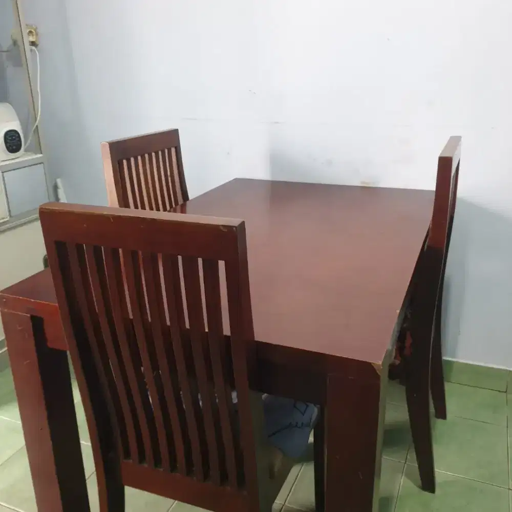 Meja Makan Kayu 4 Kursi