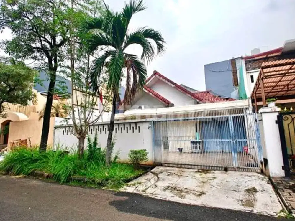 Rumah Tua Hitung Tanah di Permata Buana, Jakarta Barat