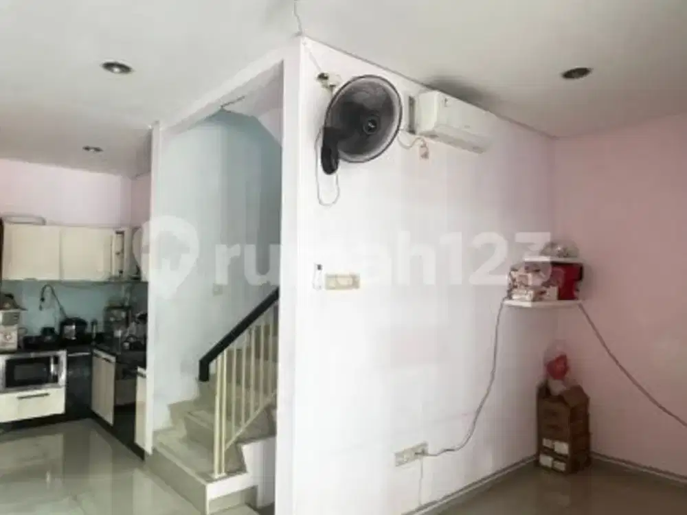 Dijual Rumah di Golf Lake Risedence Jakarta Barat