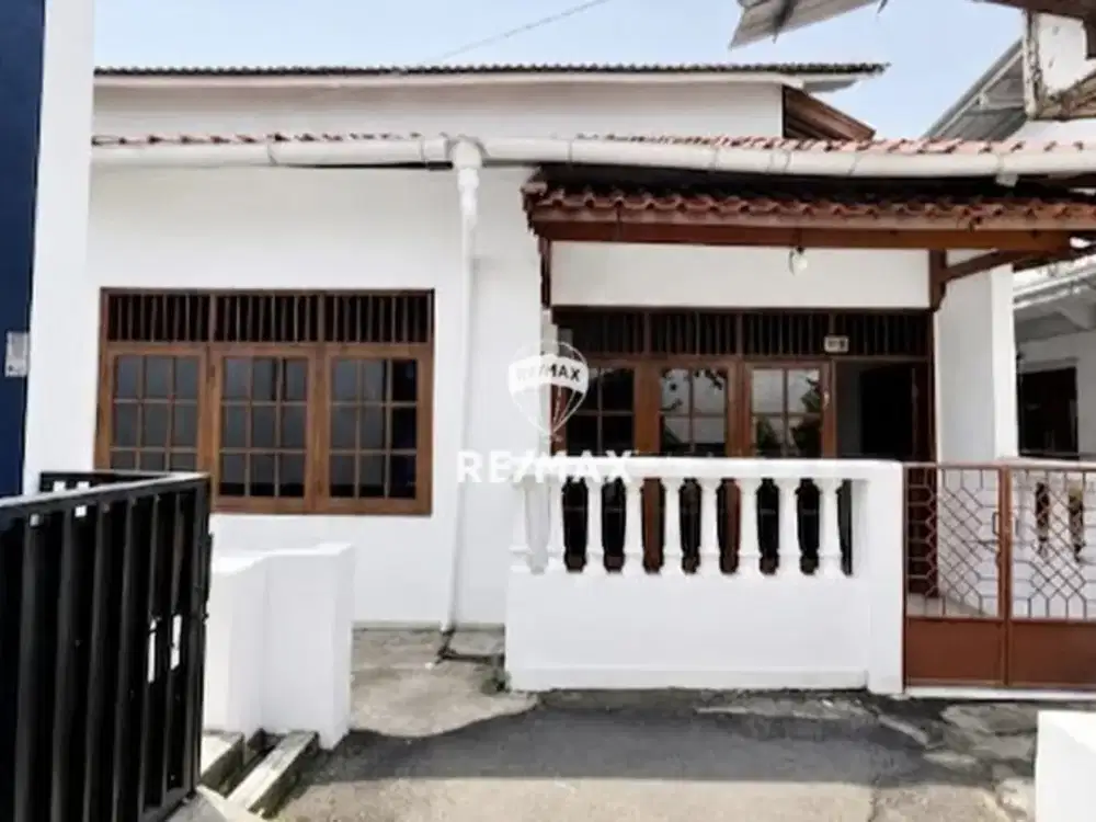 DIJUAL RUMAH DI JALAN HAJI NAWI, JAKARTA SELATAN