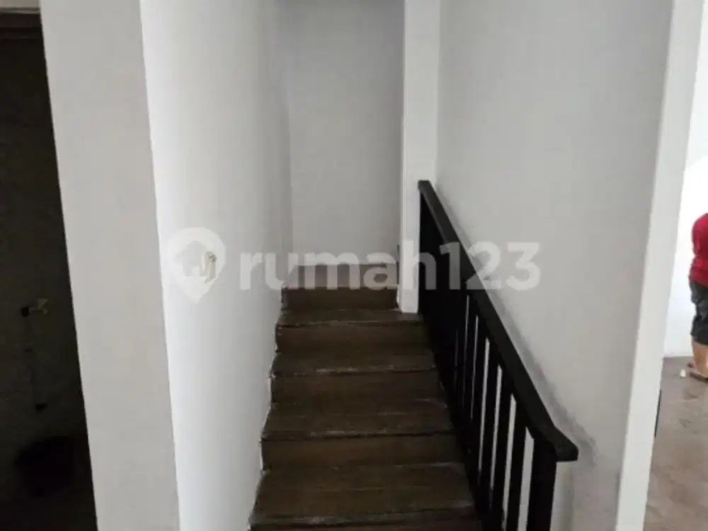 Disewakan Ruko 2 Lantai Full Renovasi Citra6