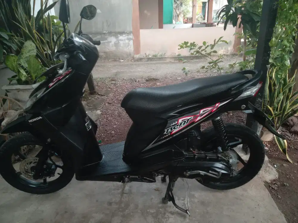 Di jual motor honda beat tahun 2011