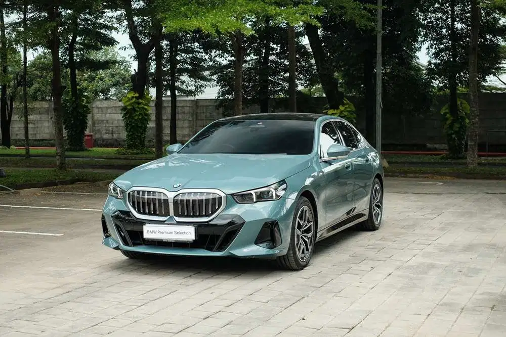 BMW 520i 2024 Bensin