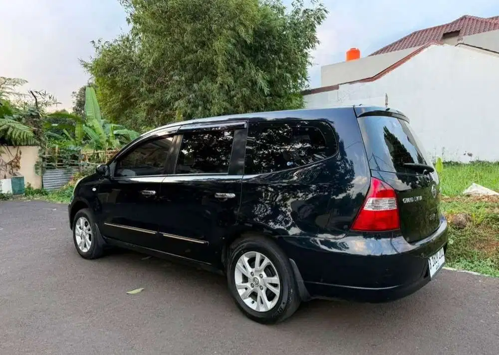 Nissan Grand livina 2011 Bensin