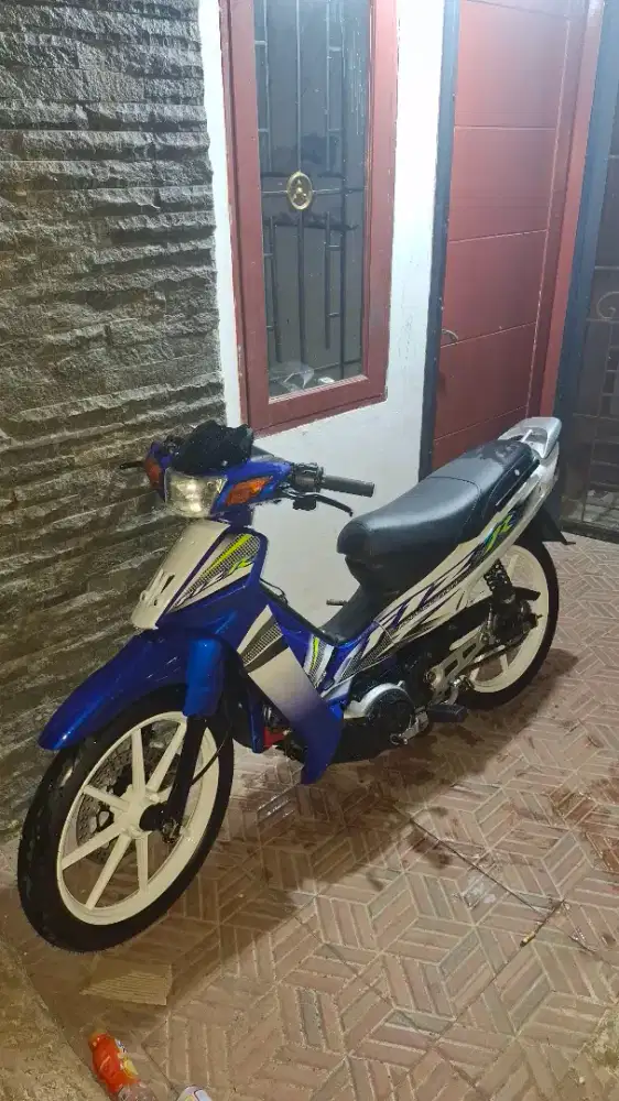 For sale f1zr 2001