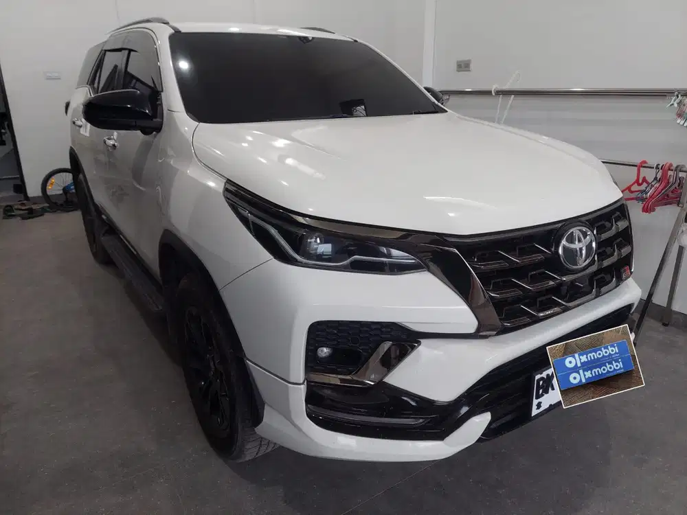 Toyota Fortuner 2.8 4x2 GR Sport DSL Solar metic 2022