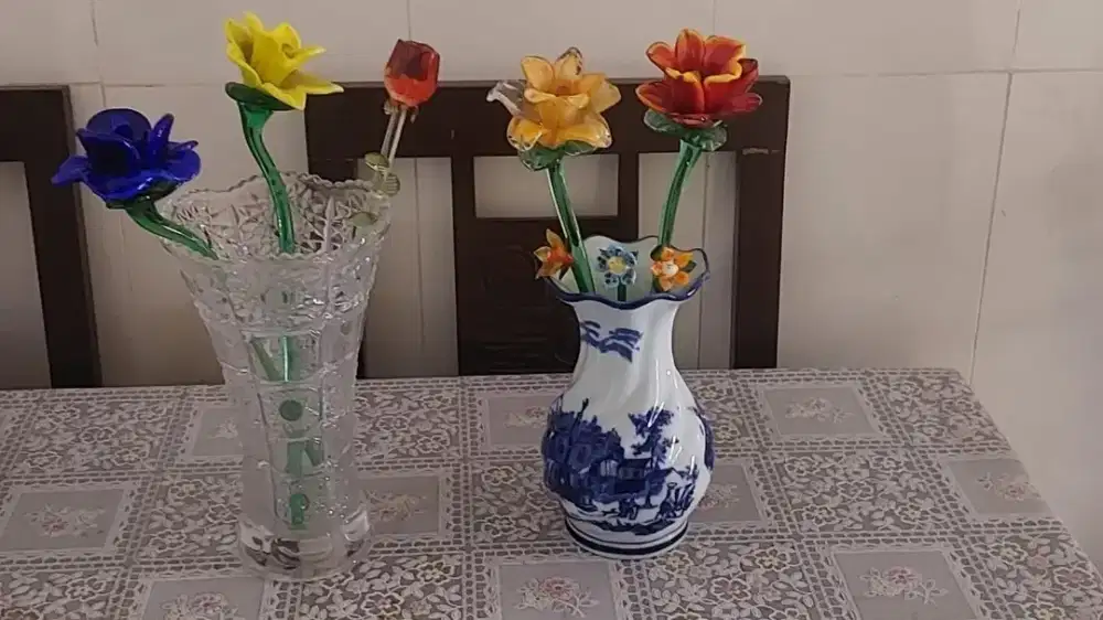 Dijual Pot Keramik (1) dan Pot Kaca ada kembang tulip