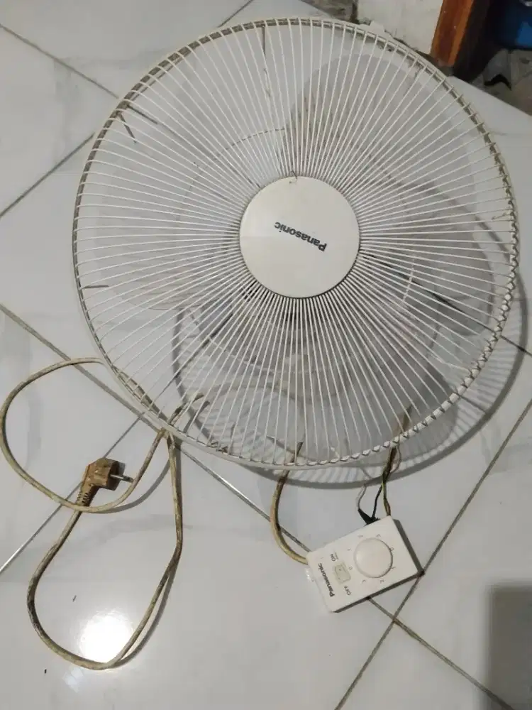 Kipas angin plafon Panasonic 16'