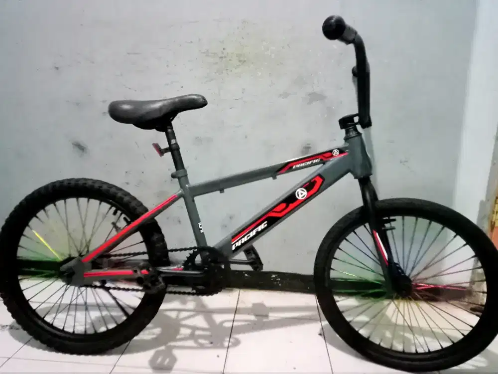 Dijual sepeda BMX merk PACIFIC ring 20 kondisi bagus Keker rem torpedo