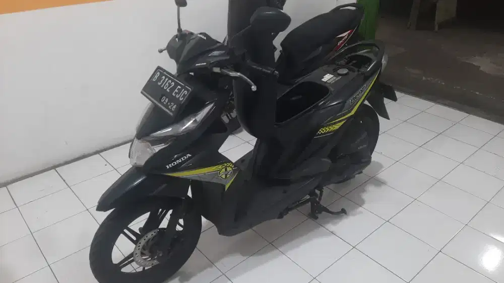 Honda hitam Beat 2020