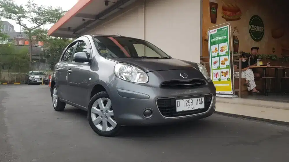 Nissan March 2013 Manual dari pemakai untuk pemakai