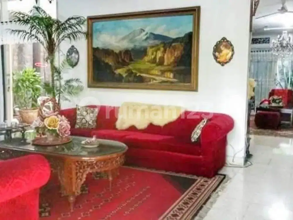 Luxury Listing House 2 Lantai di Daerah Premium Simprug, Jakarta Selatan
