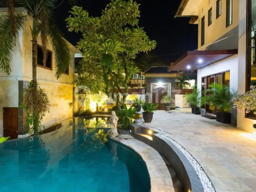 VILLA DENGAN SWIMING POOL DI KEROBOKAN BALI DI  SEGERA