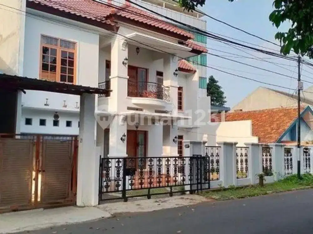 Dijual Rumah 2 Lantai untuk Keluarga Besardi Lingkungan Tenang Kalibata, Pasar Minggu Jaksel.