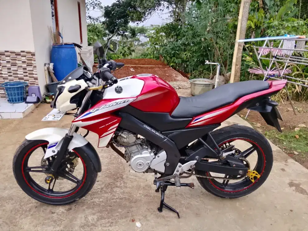 Yamaha Vixion New Nvl 2013 - Merah Putih