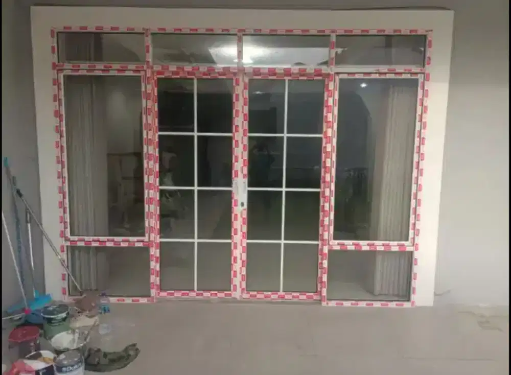 Partisi Kaca Aluminium
