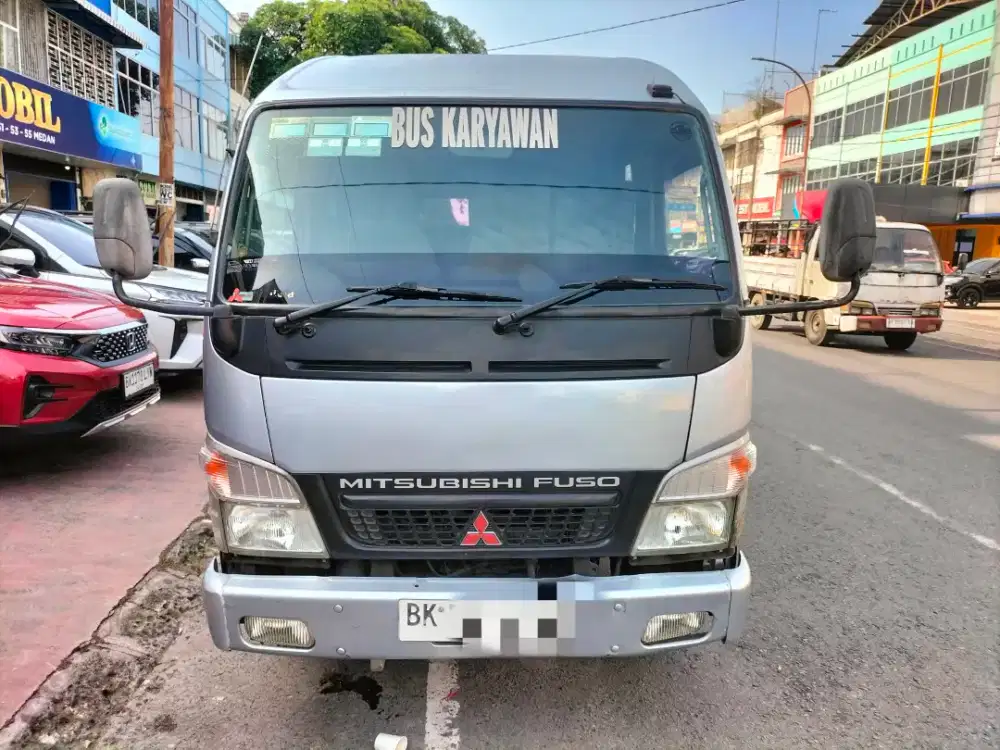 Bus sekolah / karyawan Mitsubishi Colt Diesel 2011