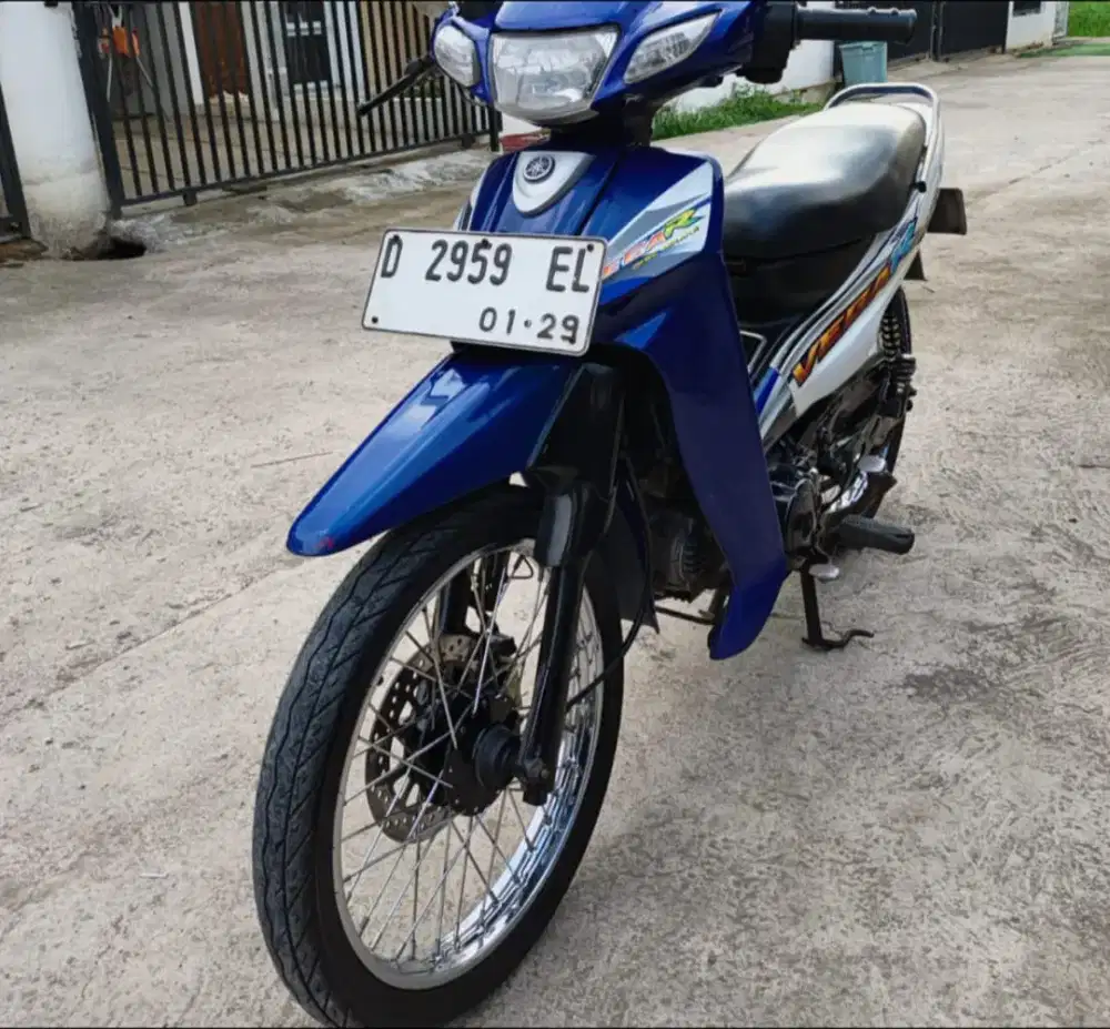 Vega R biru 2005