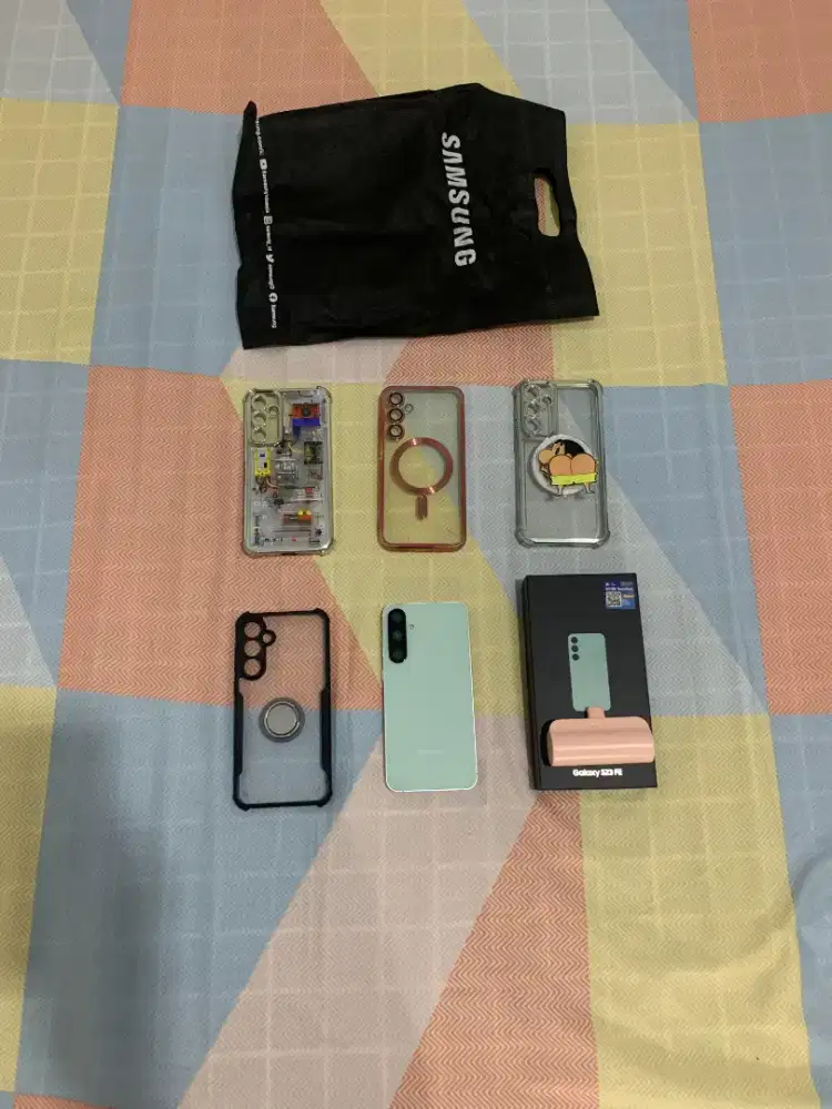 Dijual Hp Samsung S23FE Like New - Komplit