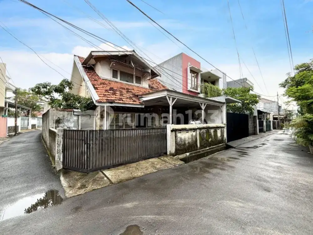 Rumah Hitung Tanah Hadap Taman Lokasi Menarik