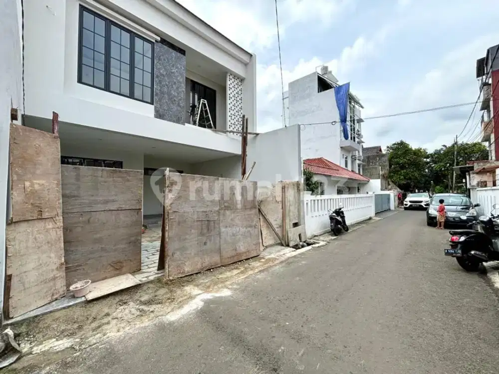 Rumah Siap Akses Jalan Dua Mobil Dekat Tebet Raya