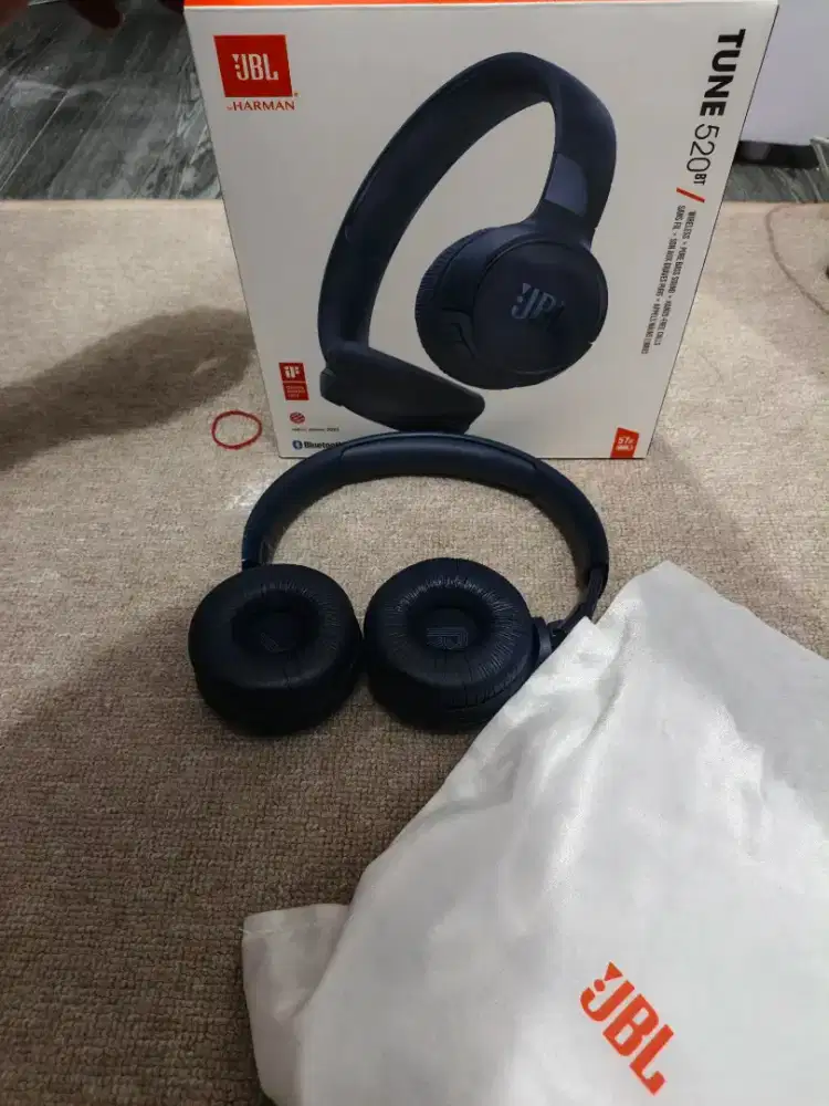 JBL Tune 520 Bluetooth Headphone